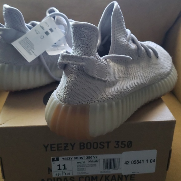 Yeezy Boost 350 V2
